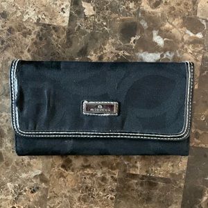 Trifold black cloth wallet